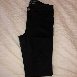 American Eagle Black Distressed Ultimate Legging